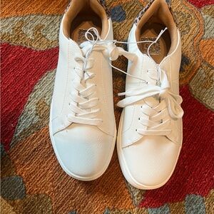 Dolce Vita White sneakers  Leopard Detail